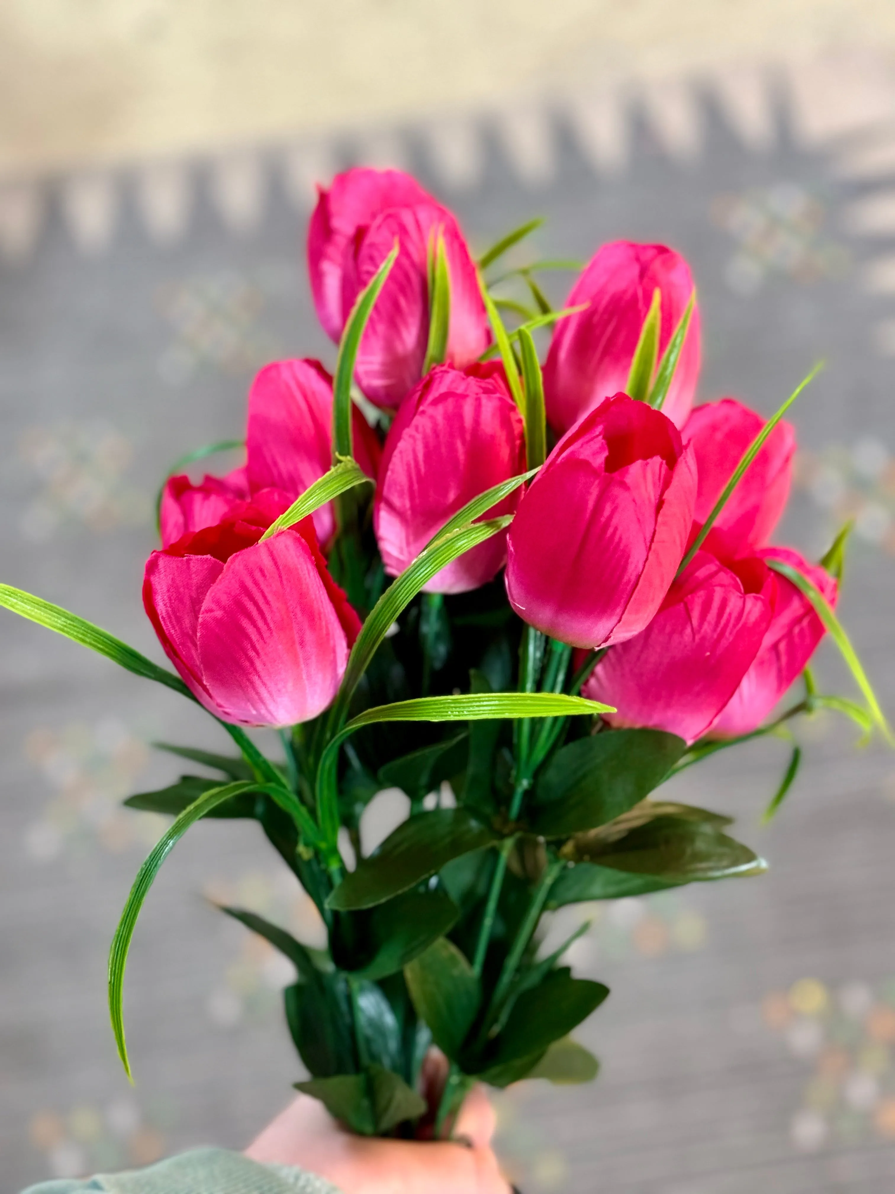 19 Inch Fuchsia Tulip Floral Bush