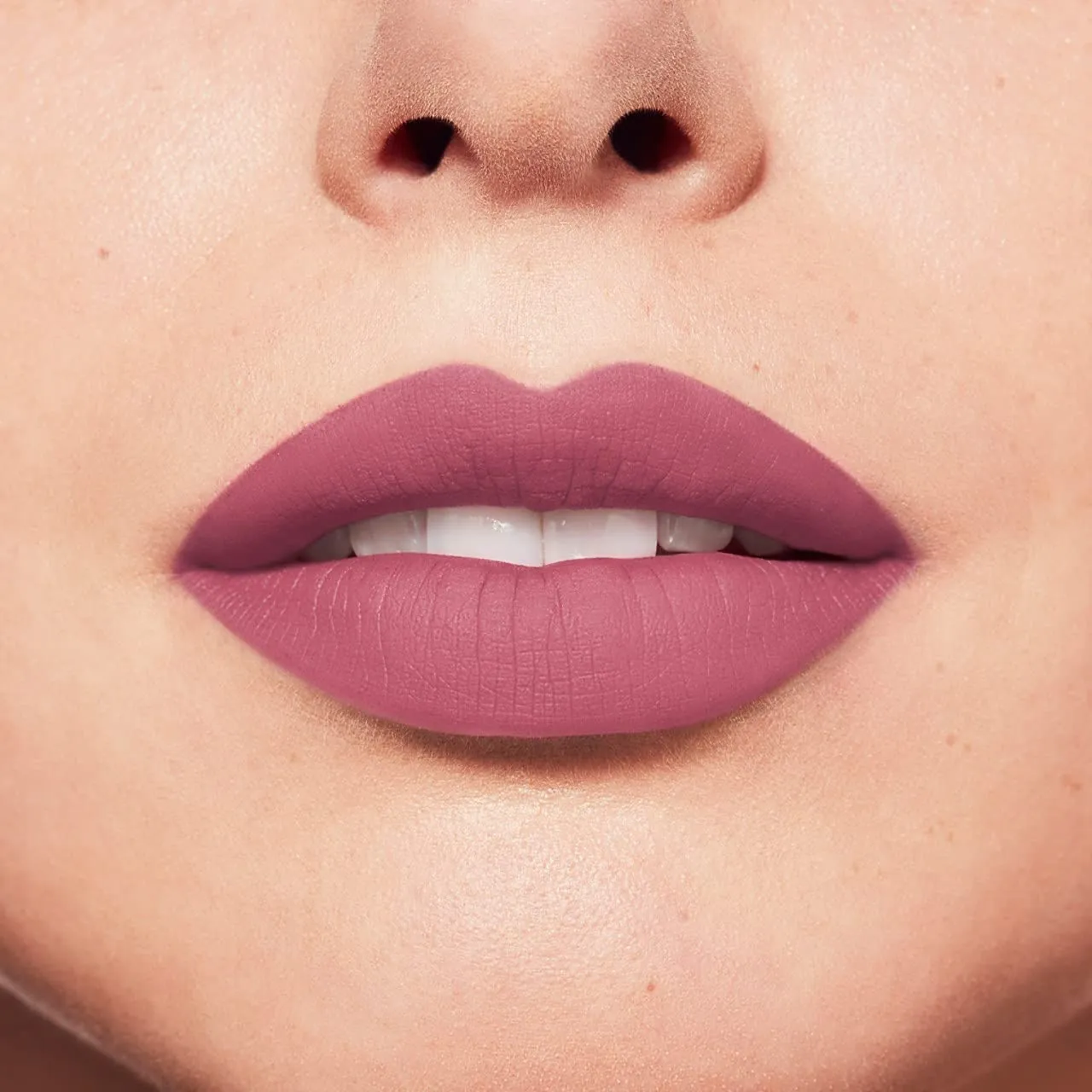 Rouge Edition Velvet Liquid Lipstick